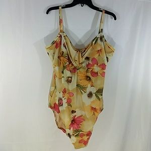 Beach Cabana Woman floral swimsuit sz 2X